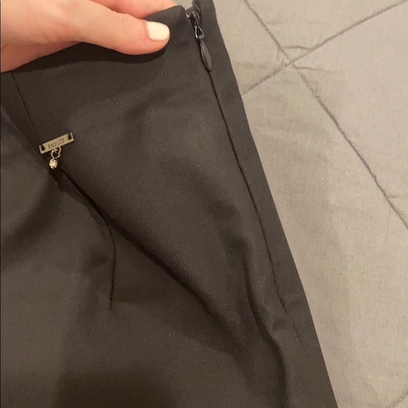 Liu Jo Shorts 🖤 - Picture 4 of 7